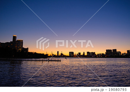 お台場と東京港 19080793