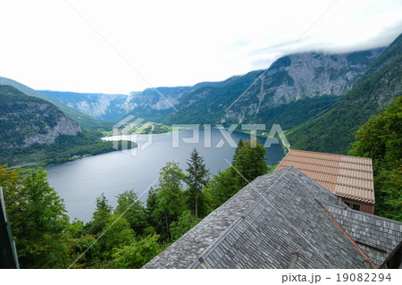 Scenic landscape view of Hallstatt, Austria Scenic landscape view of Hallstatt, Austria 19082294