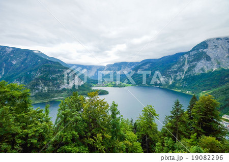 Scenic landscape view of Hallstatt, Austria Scenic landscape view of Hallstatt, Austria 19082296