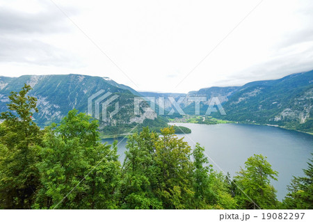 Scenic landscape view of Hallstatt, Austria Scenic landscape view of Hallstatt, Austria 19082297