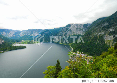 Scenic landscape view of Hallstatt, Austria Scenic landscape view of Hallstatt, Austria 19082300