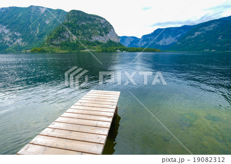 Scenic landscape view of Hallstatt, Austria Scenic landscape view of Hallstatt, Austria 19082312
