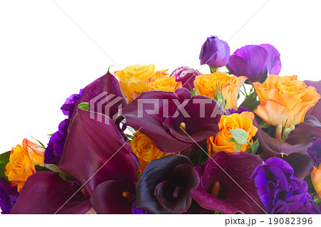 Calla lilly and eustoma flowers 19082396