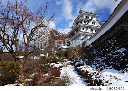 冬の郡上八幡城天守閣の写真素材