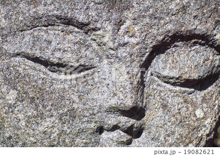 地蔵の顔のクローズアップ 19082621