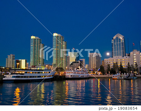 サンディエゴの夜景 19083654