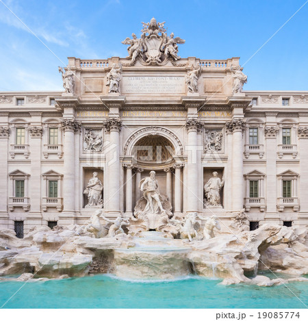 Trevi Fountain, Rome, Italy. 19085774