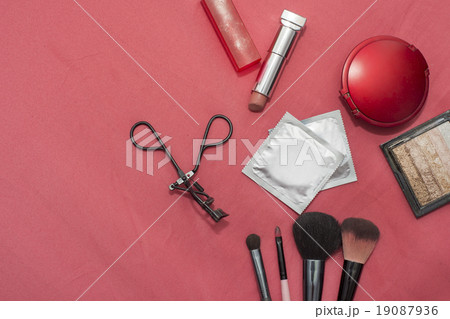 Set of cosmetics 19087936