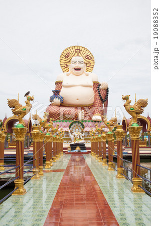 Big Buddha in temple 19088352