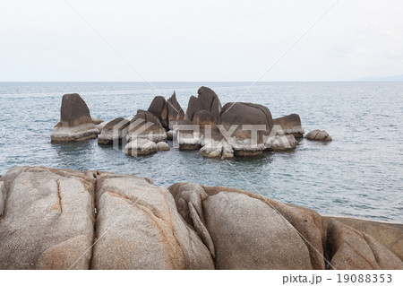 Beach Grandfather Rock 19088353