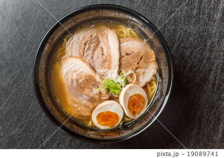 よくあるチャーシュー麺 roasted pork fillet ramen Japan よくあるチャーシュー麺 roasted pork fillet ramen Japan 19089741