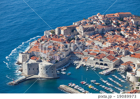 Dubrovnik old city top view Dubrovnik old city top view 19089973