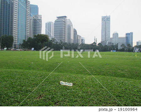 インドネシア ジャカルタ 打ちっぱなし ~ビルに囲まれたゴルフ練習場~ インドネシア ジャカルタ 打ちっぱなし ~ビルに囲まれたゴルフ練習場~ 19100964