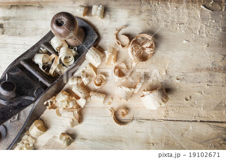 Hand jack plane and wood chips 19102671