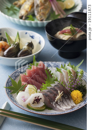 お造りと割烹料理 19111873