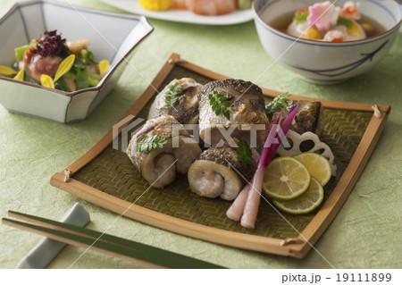 かますの塩焼きと割烹料理の写真素材