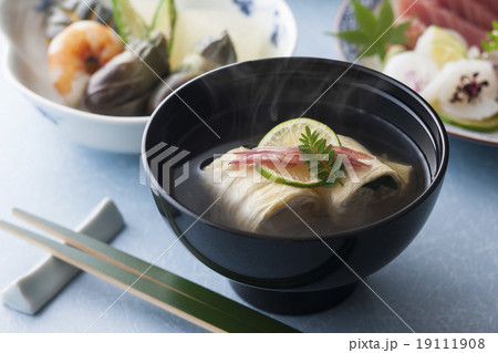 湯葉の椀物と割烹料理 19111908