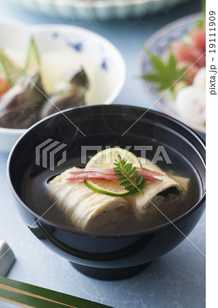 湯葉の椀物と割烹料理 19111909