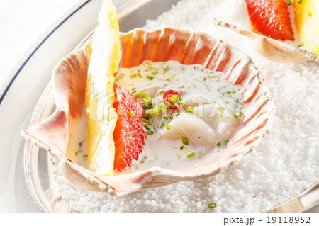 scallops on the party table 19118952