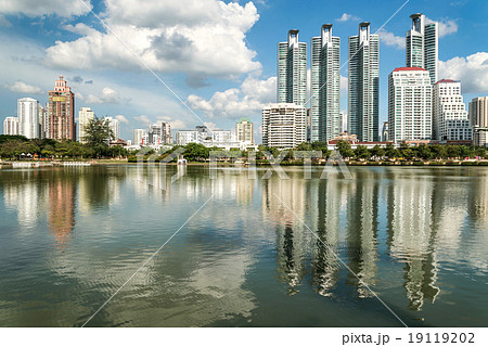 Highrise modern building in Bangkok, Thailand. Highrise modern building in Bangkok, Thailand. 19119202