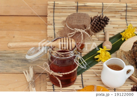 Honey variety with honeycomb and honey in a jar with beeswax. 19122000