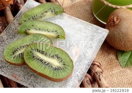 Kiwi fruit juicy green and kiwi juice delicious. 19122919
