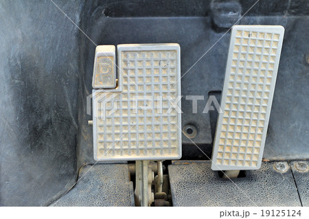 Brake and accelerator pedal for cars. 19125124