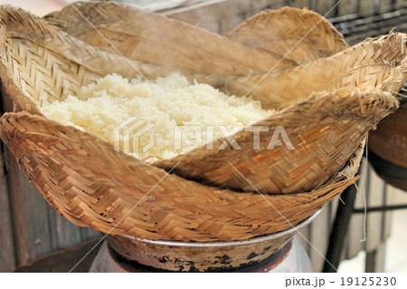 making steamed sticky rice in pot making steamed sticky rice in pot 19125230