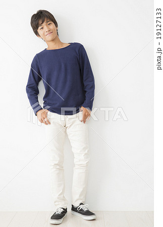 ポートレート　10代の男性 19127133