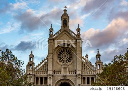 Church of Saint Catherine in Brussels, cloudy day 19128608