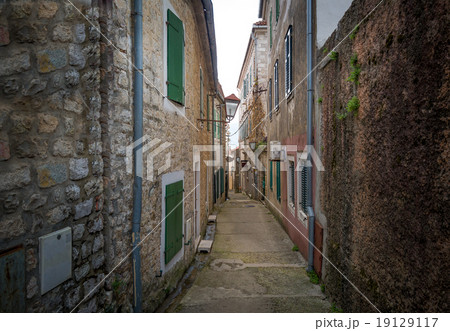 Old streets of Herceg Novi old town 19129117