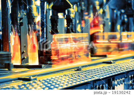 Casting of glass bottles on plant Casting of glass bottles on plant 19130242