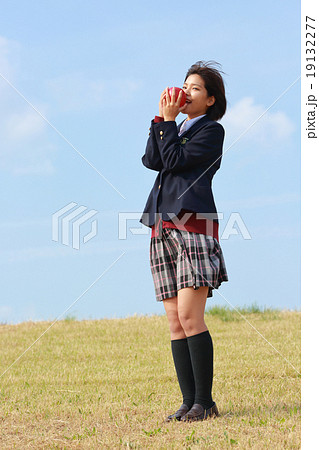女子高生とりんご 女子高生とりんご 19132277