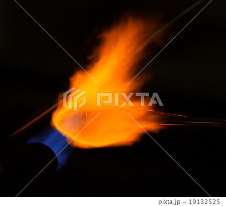 Craftsman working to create glassware Craftsman working to create glassware 19132525