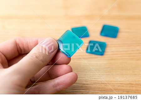 転倒防止. 19137685