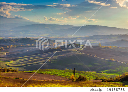 Panoramic view of Beautiful Valley  landscape 19138788