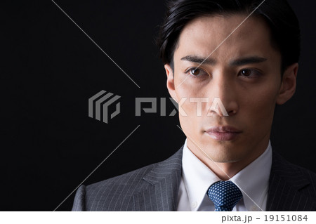 若いビジネスマン 若いビジネスマン 19151084