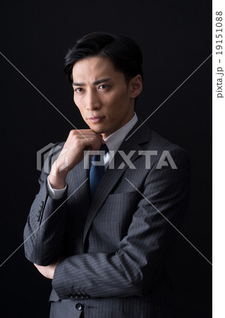 若いビジネスマン 若いビジネスマン 19151088