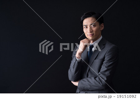 若いビジネスマン 若いビジネスマン 19151092