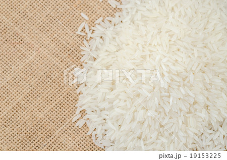 Raw rice. 19153225