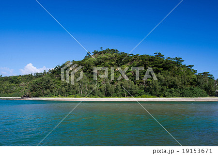 沖縄の海・宮城島の浜 19153671