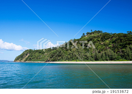 沖縄の海・宮城島の浜 19153672