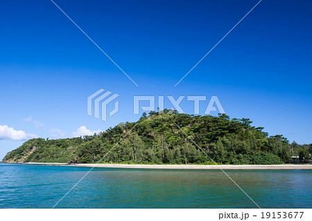 沖縄の海・宮城島の浜 19153677