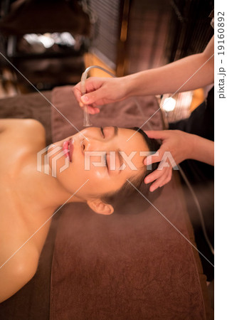 beauty-treatment clinic　撮影協力： 3BエステサロンLuki'A（麻布十番） 19160892