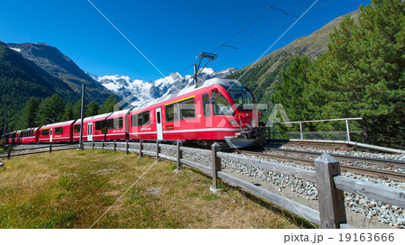 Swiss mountain train Bernina Express crossed Alps 19163666