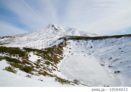 Mountain Asahidake in winter 19164013