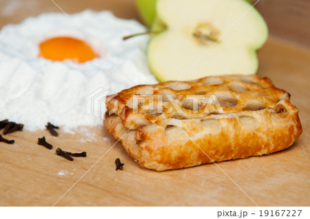 small fresh baked apple pie small fresh baked apple pie 19167227