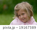 Cute little girl. 19167389
