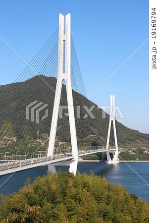 しまなみ海道　多々羅大橋と美しき海岸 19169794