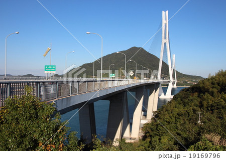 しまなみ海道　多々羅大橋と美しき海岸 19169796